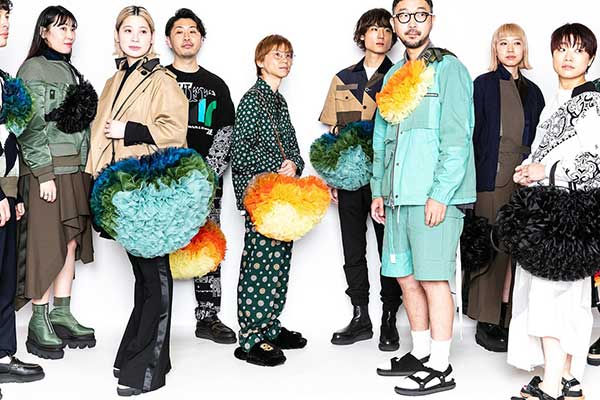 <b>sacai x TOMO KOIZUMI 全新成⾐配饰系列正式登场</b>